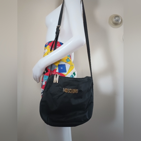 💋 Vintage Moschino Redwall 1990s Crossbody Bag - Picture 3 of 16